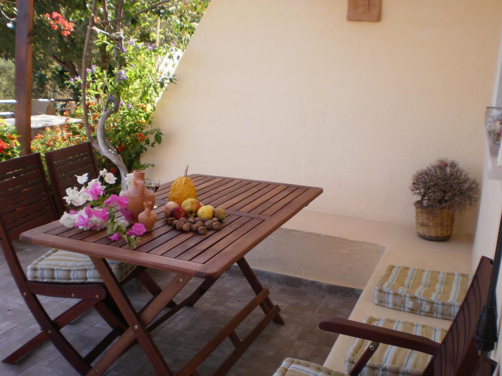 Fissi Villas Agritourism Accommodation Near The Sea アイオス・ニコラオス エクステリア 写真